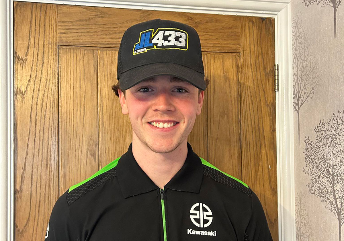 Jack Lindsay signs for Sevenseven2 Ride Kawasaki team