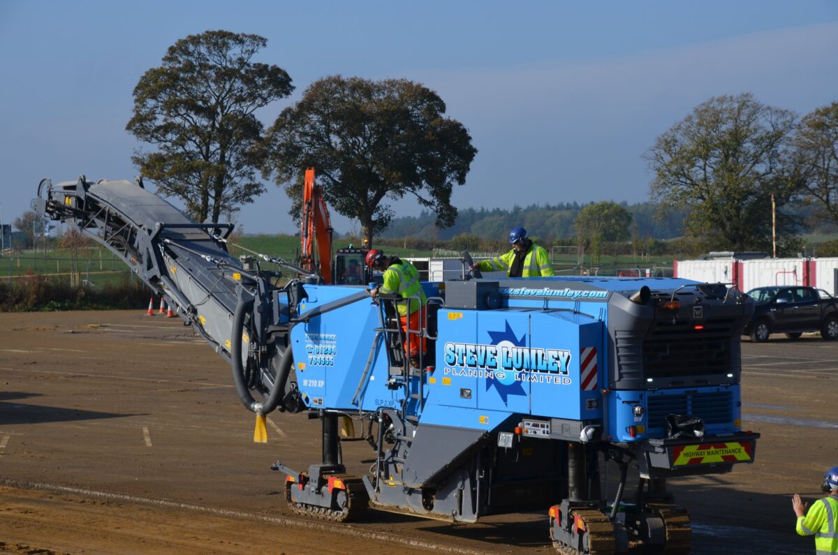 Steve Lumley Planings Ltd Renews Support for the Dirt Store MXGB at Blaxhall