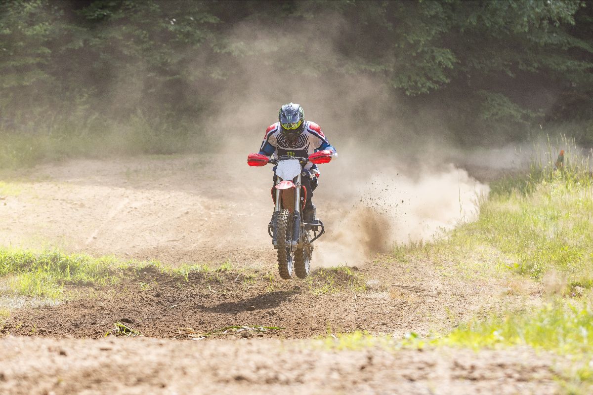 Doug Henry to ride Stark at World Vets Motocross at Farleigh Castle!