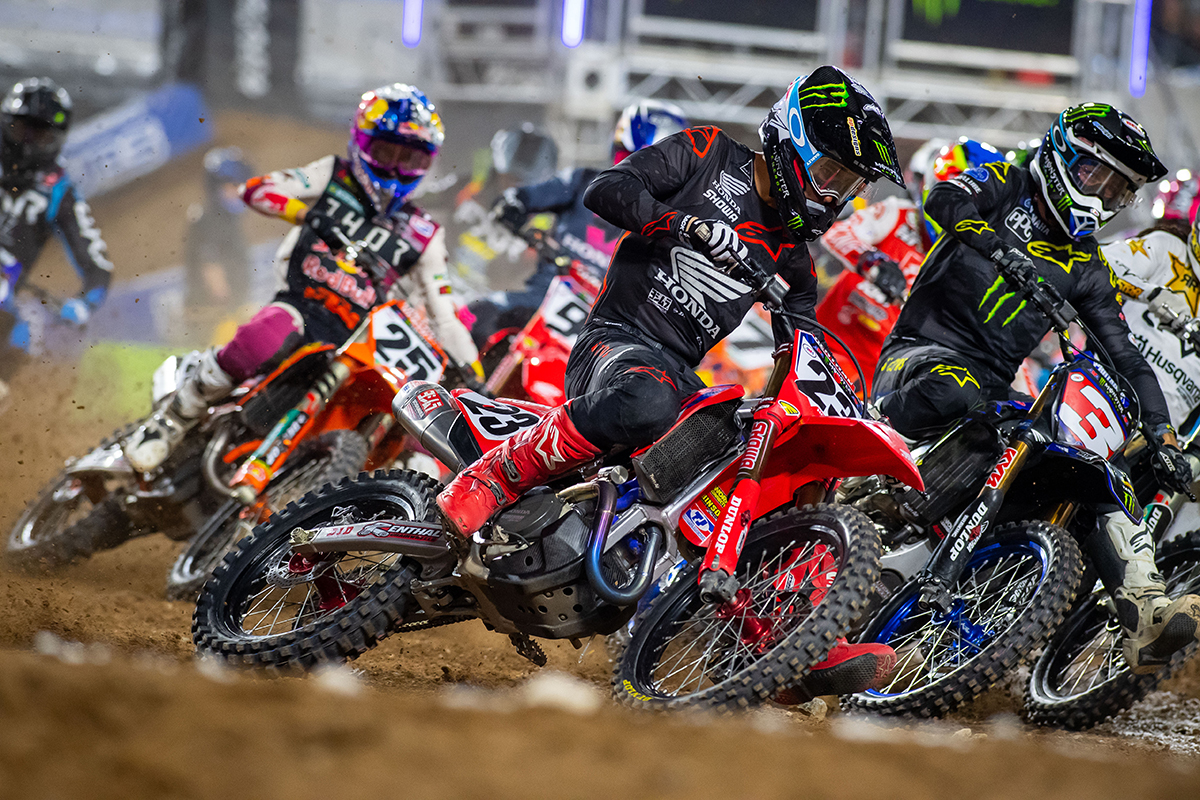 Tomac Maxes Out At Glendale As Lawrence Wins 250 S Ama Supercross Championship Round 5 Race Report Results And Highlights Dirt Hub