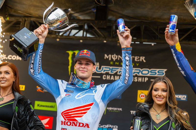 Jett Lawrence stretches advantage with Philadelphia SX Win