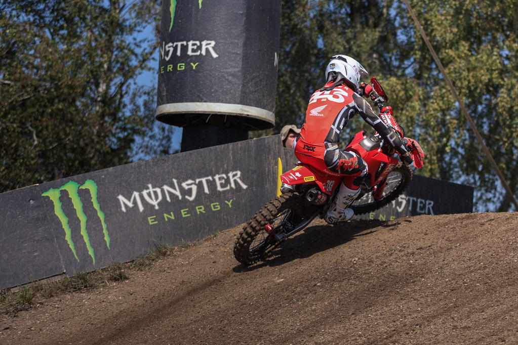 Gajser and de Wolf add to the history of Loket with 2024 MXGP of Czech Republic wins