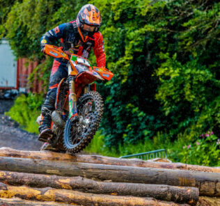 Burts in Beast mode at Parkwood! Wild Willy's Extreme Enduro