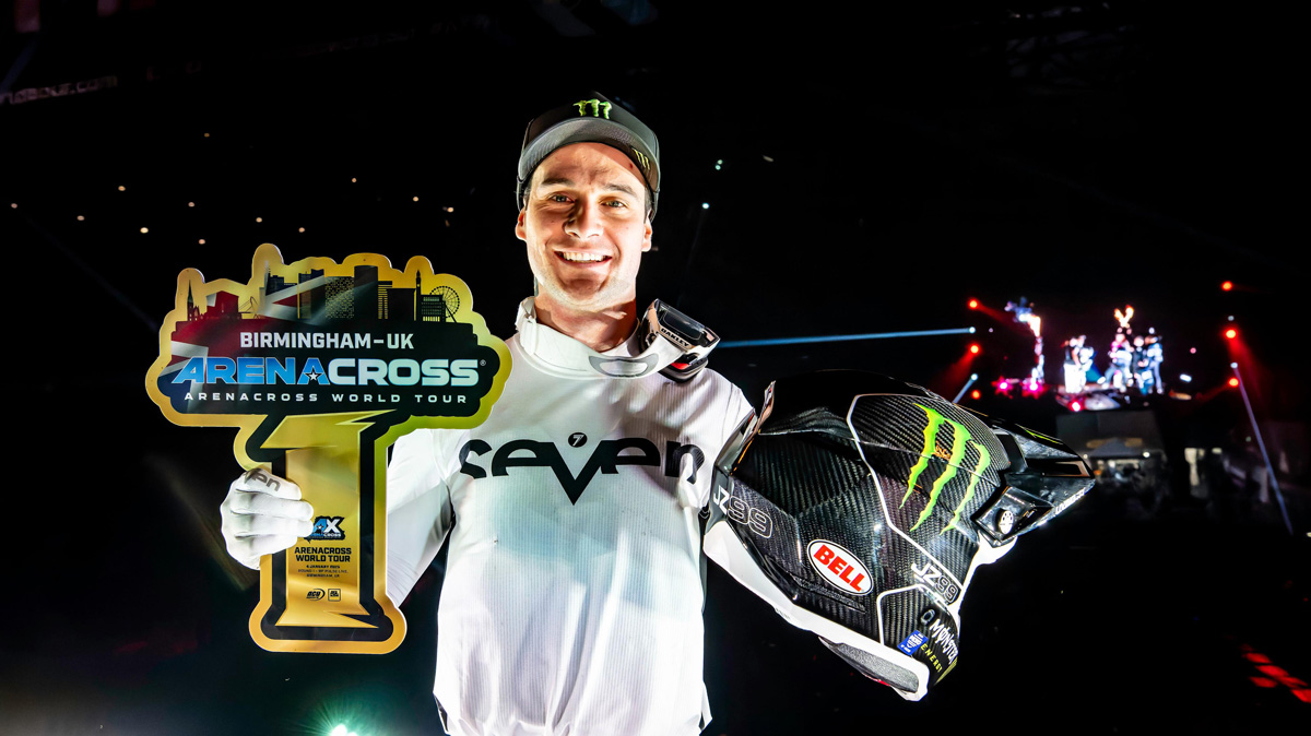 Zaragoza triumphs at 2025 Arenacross World Tour Opener