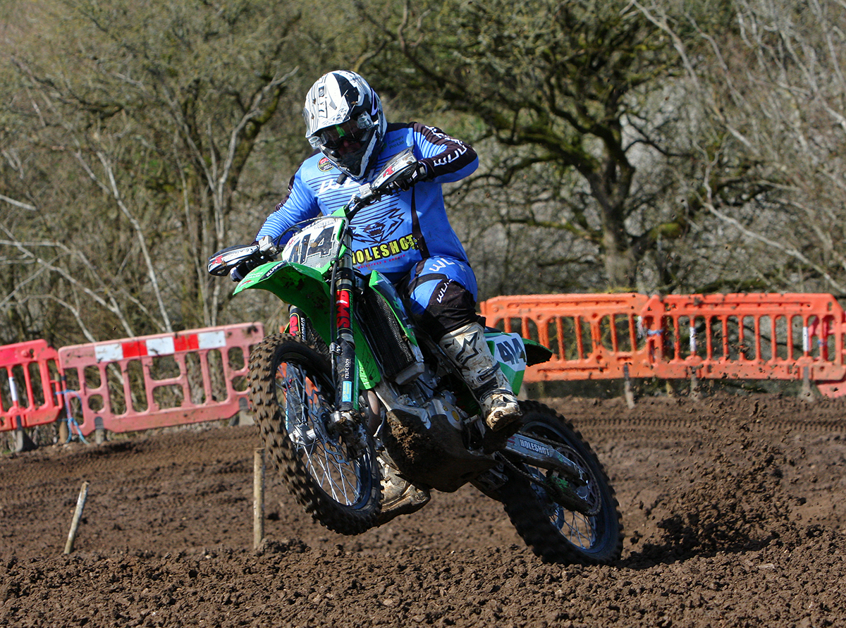 Glen Phillips to lead the Team Wulf pack at Farleigh Castle Vets MX