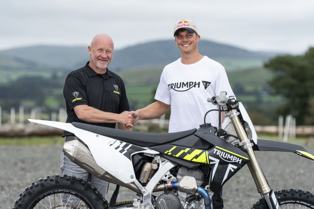 Jonny Walker signs for the Triumph Enduro team!