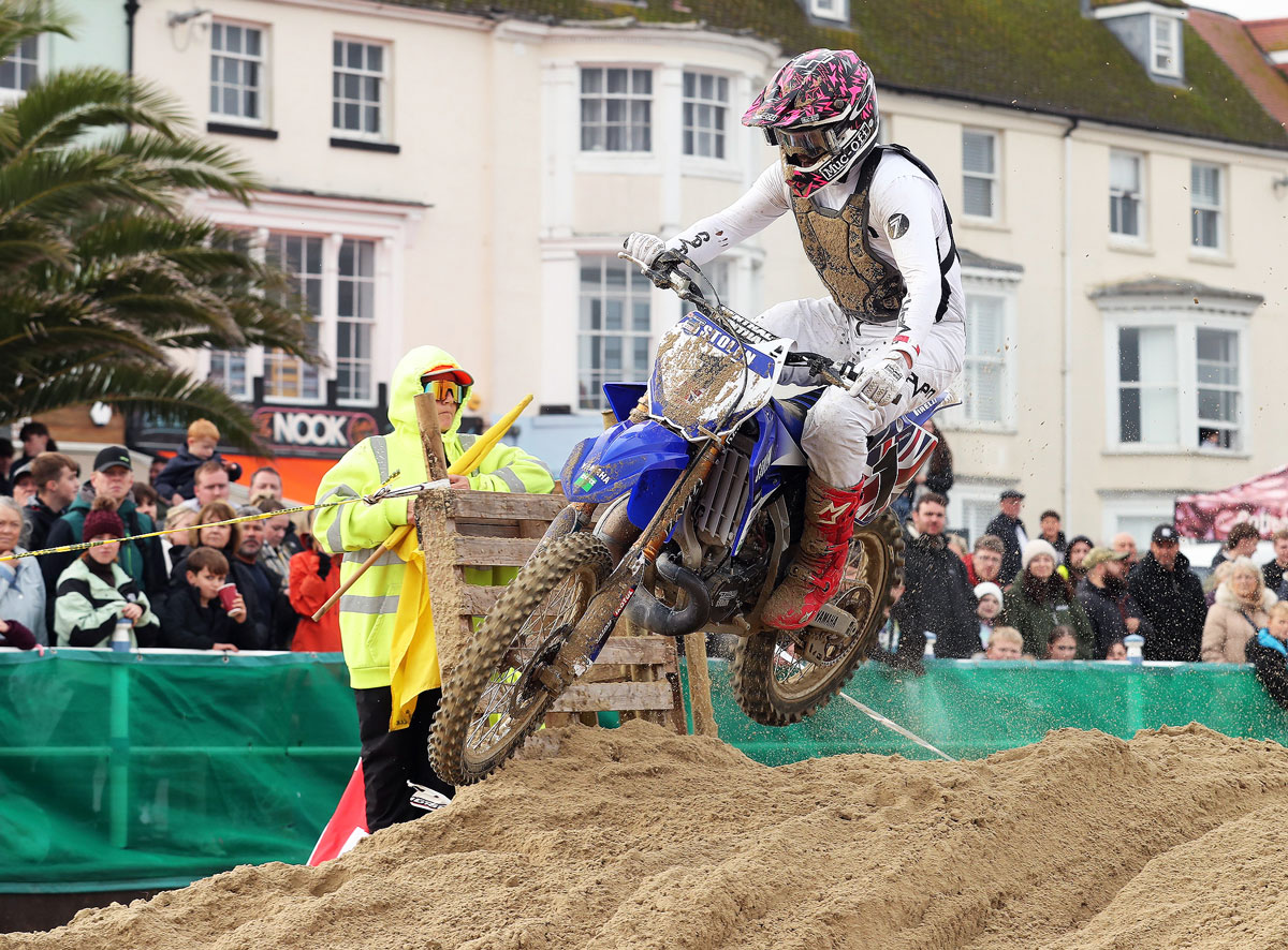 Shipton storms the 2024 Weymouth Beach Race