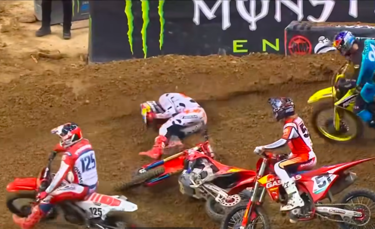 VIDEO: Barcia's massive Jett Lawrence T Bone at St Louis Supercross