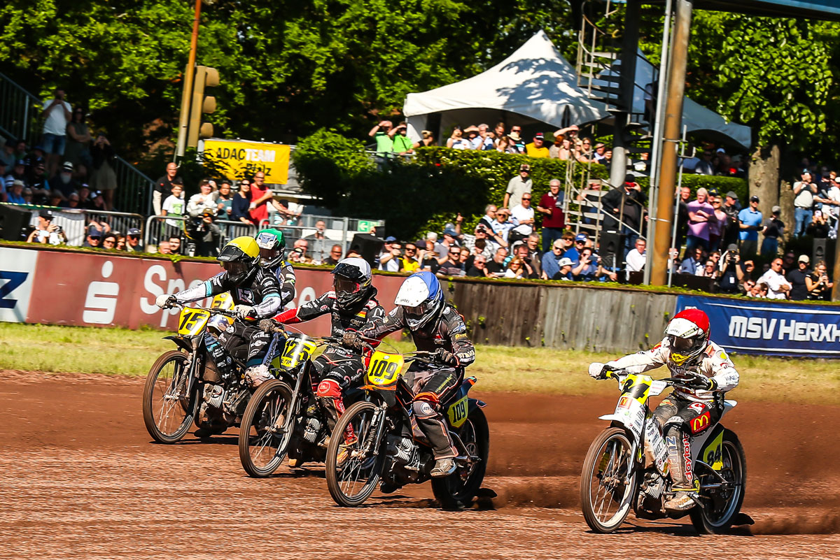 Wajtknecht second behind Smolinski as 2024 FIM Long Track World Championship gets under way at Herxheim